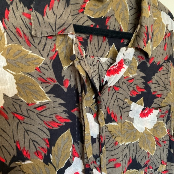 Michelle Stuart Short Sleeve PrintButton Up Top in Size Medium - Picture 2 of 7